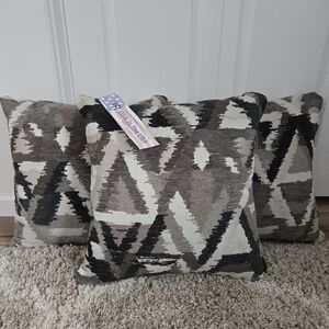 NWT Abstract Geometric Throw Pillows Set